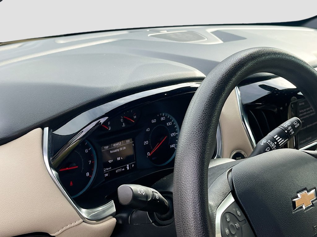 Used 2023 Chevrolet Traverse LS w/ Safety Package FWD image 9