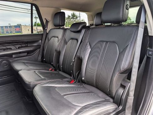 Used 2019 Ford Expedition Platinum AWD/4WD image 18