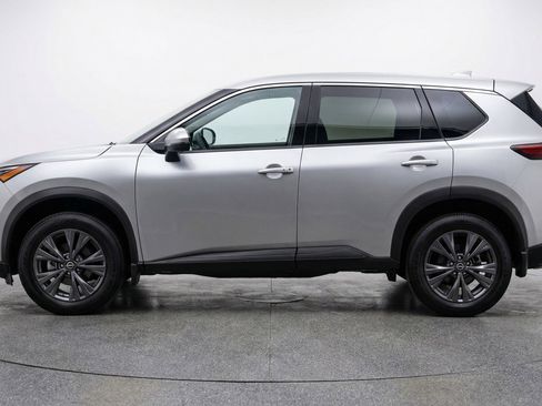 Used 2025 Nissan Rogue SV AWD/4WD image 5