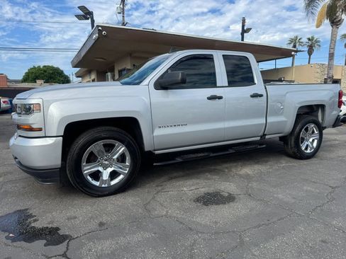 Used 2018 Chevrolet Silverado 1500 Custom w/ Custom Value Package RWD image 2