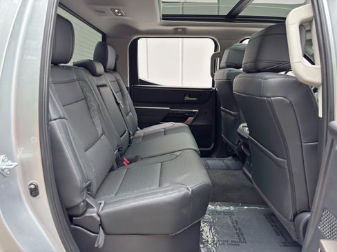 Used 2022 Toyota Tundra Limited AWD/4WD image 43