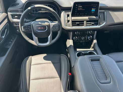 Used 2024 GMC Yukon XL SLT w/ SLT Luxury Package RWD image 24