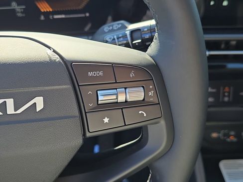 New 2026 Kia Sportage EX FWD image 32