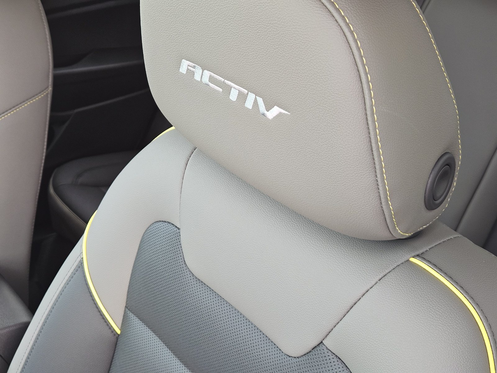 New 2026 Chevrolet Trax ACTIV w/ Driver Confidence Package FWD image 17