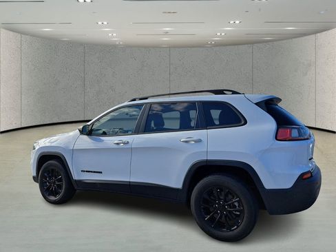 Used 2023 Jeep Cherokee Altitude Lux image 7