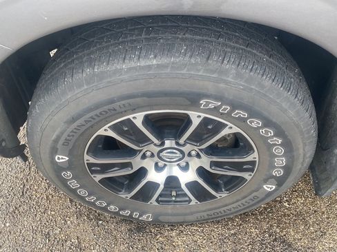 Used 2021 Nissan Titan SV w/ Accessory Utility Package image 15