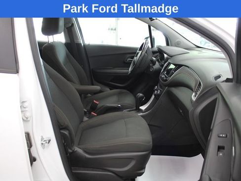 Used 2018 Chevrolet Trax LS AWD/4WD image 22