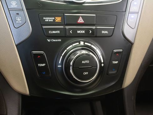 Used 2013 Hyundai Santa Fe Sport 2.0T w/ Technology Pkg AWD/4WD image 19