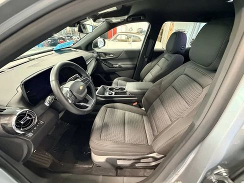 Used 2026 Chevrolet Equinox LT AWD/4WD image 10
