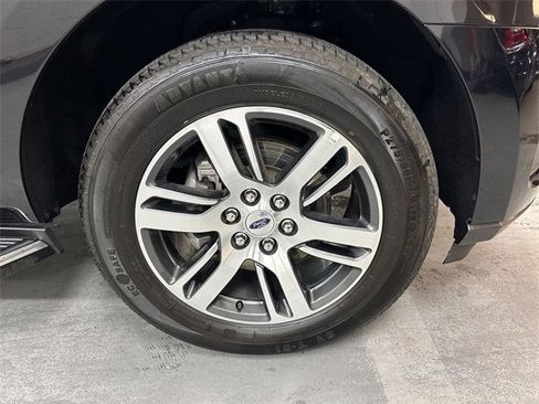 Certified 2023 Ford Expedition Limited image 2