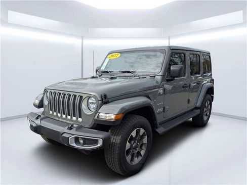 Used 2022 Jeep Wrangler Unlimited Sahara w/ Cold Weather Group AWD/4WD image 7