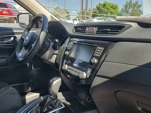 Used 2019 Nissan Rogue SV AWD/4WD image 42
