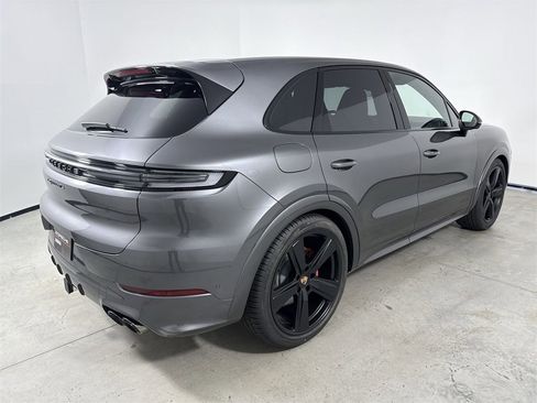 New 2026 Porsche Cayenne GTS image 7