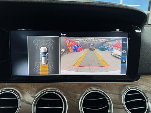 Used 2017 Mercedes-Benz E 400 4MATIC Wagon image 30