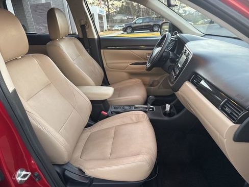 Used 2016 Mitsubishi Outlander SEL image 15