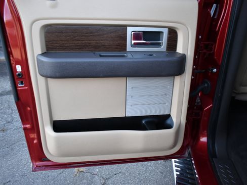 Used 2013 Ford F150 Lariat w/ Lariat Chrome Pkg image 31