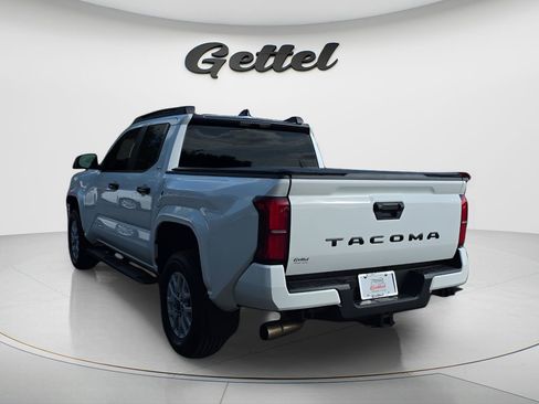 Used 2025 Toyota Tacoma SR5 RWD image 7