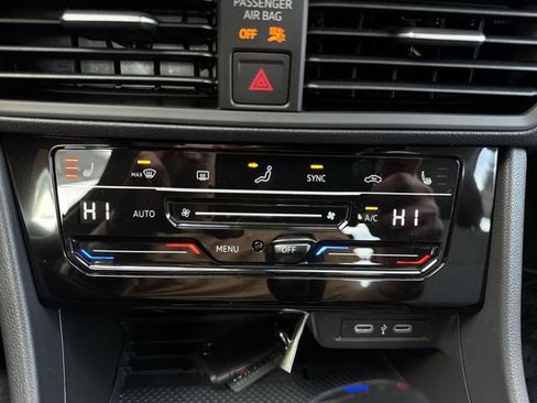 New 2026 Volkswagen Jetta SE FWD image 35
