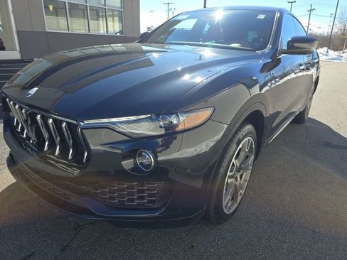 Used 2023 Maserati Levante GT AWD/4WD image 3