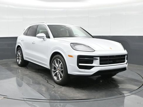 New 2026 Porsche Cayenne AWD/4WD image 11