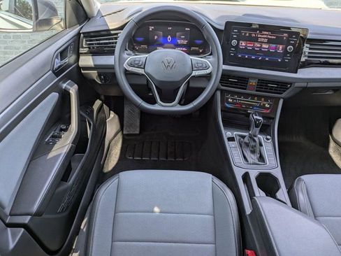 Used 2025 Volkswagen Jetta SE image 15