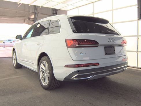 Used 2023 Audi Q7 3.0T Premium Plus w/ Premium Plus Package AWD/4WD image 4