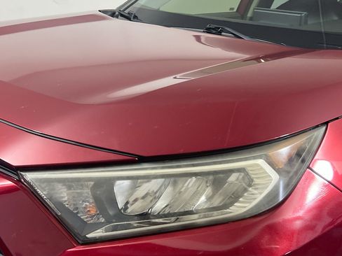 Used 2019 Toyota RAV4 XLE FWD image 11