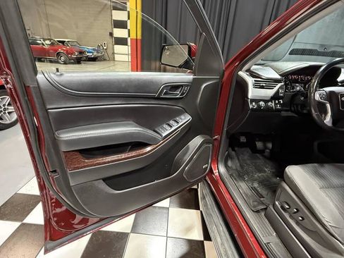 Used 2018 GMC Yukon SLE w/ HD Trailering Package image 48