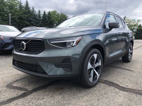 New 2026 Volvo XC40 B5 Core w/ Protection Package Premier image 3