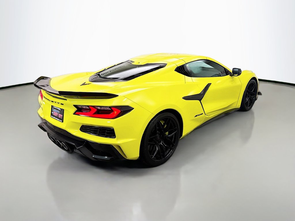 Used 2023 Chevrolet Corvette Z06 w/ Engine Appearance Package RWD image 7