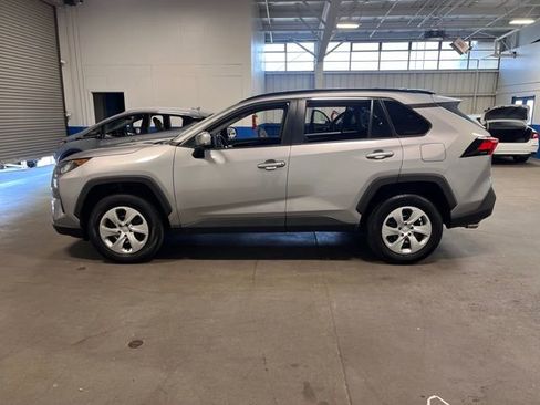 Used 2021 Toyota RAV4 LE image 6