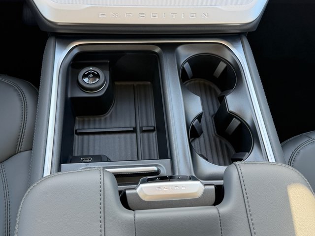 New 2027 Ford Expedition Max Active RWD image 19