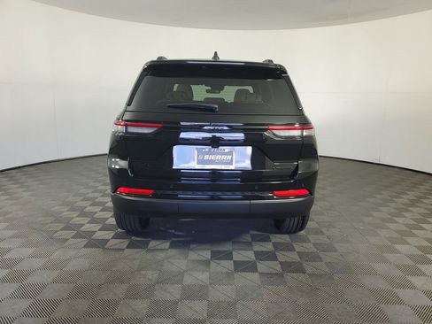 New 2025 Jeep Grand Cherokee Limited w/ Black Appearance Package image 5