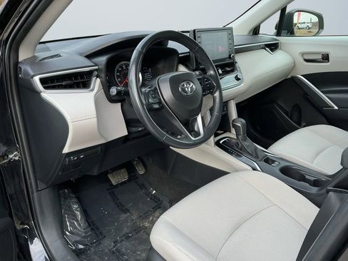 Used 2022 Toyota Corolla Cross LE image 10