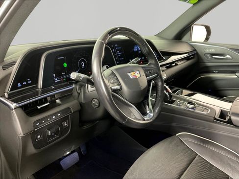 Used 2024 Cadillac Escalade ESV Sport AWD/4WD image 17
