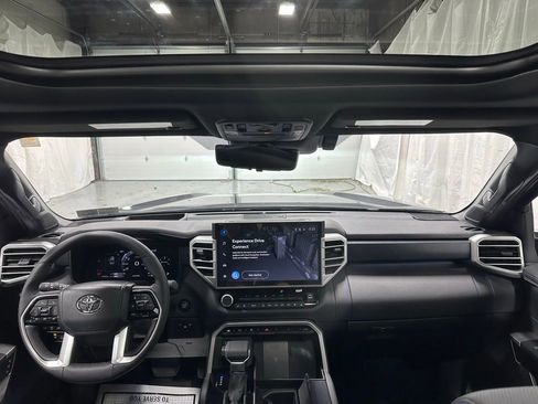 Used 2025 Toyota Tundra Platinum AWD/4WD image 43
