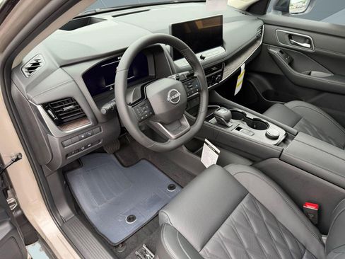 New 2026 Nissan Rogue Platinum AWD/4WD image 4