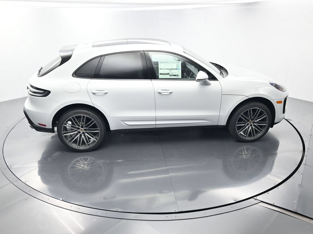 Certified 2026 Porsche Macan AWD/4WD image 41
