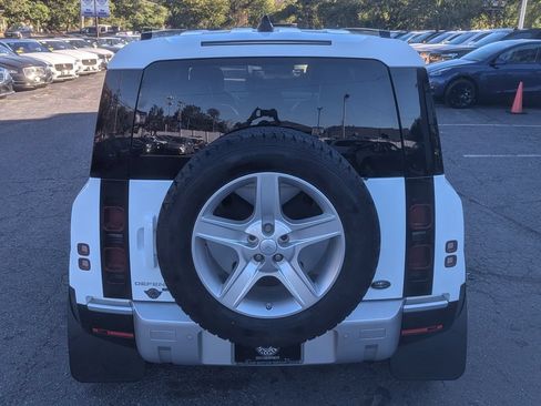 Used 2020 Land Rover Defender 110 HSE AWD/4WD image 8