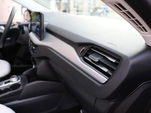 Used 2024 Ford Escape Platinum FWD image 9