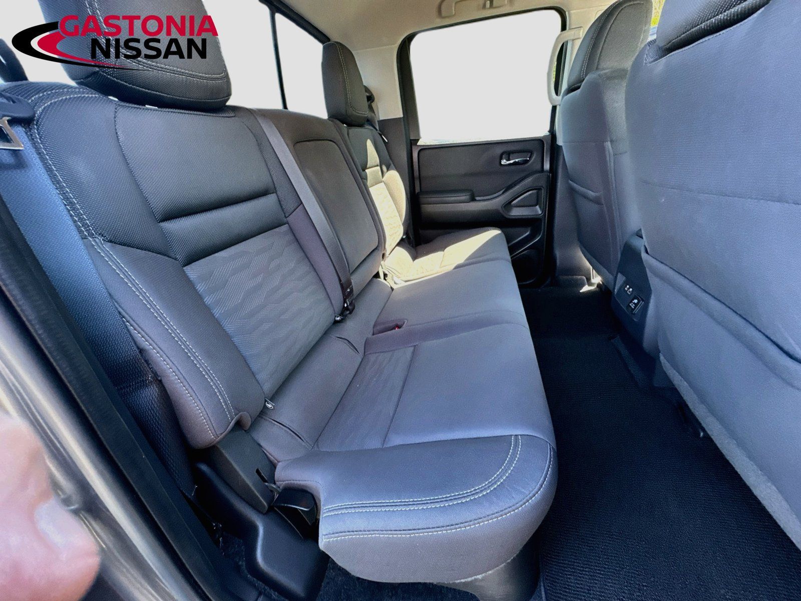 Used 2022 Nissan Frontier SV AWD/4WD image 36
