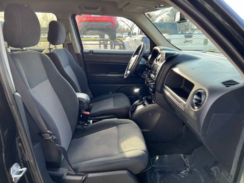 Used 2017 Jeep Patriot Latitude image 16