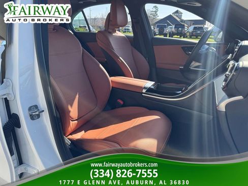 Used 2025 Mercedes-Benz C 300 4MATIC Sedan image 12