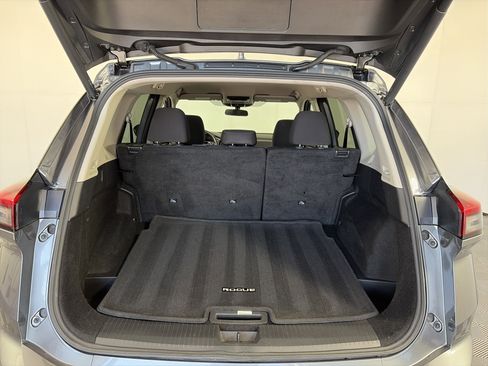 Used 2025 Nissan Rogue SV AWD/4WD image 14
