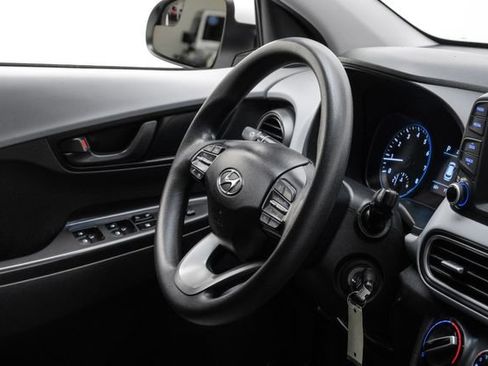 Used 2021 Hyundai Kona SE FWD image 15