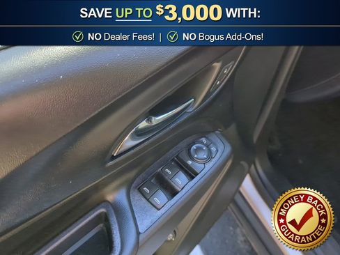 Used 2018 Chevrolet Equinox LT image 16