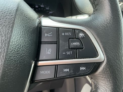 Used 2023 Toyota Sienna XLE AWD/4WD image 22