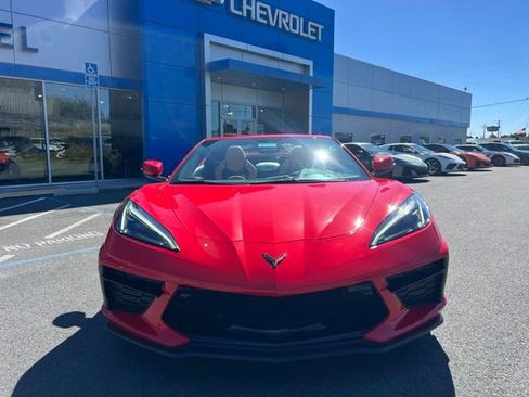 Used 2022 Chevrolet Corvette Stingray Premium Conv w/ Z51 Performance Package RWD image 2