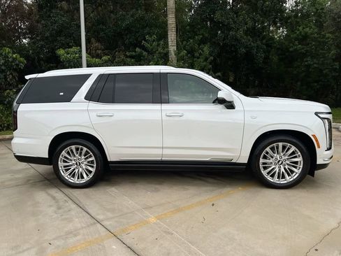 Used 2025 Cadillac Escalade Premium Luxury w/ Touring Package image 8