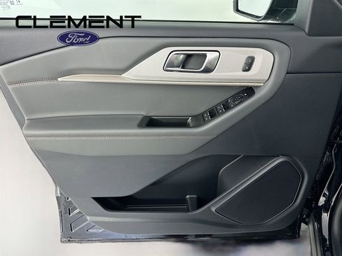 New 2026 Ford Explorer Active image 24